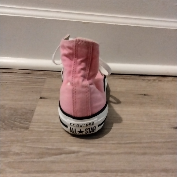 Pink Converse - Picture 4 of 4